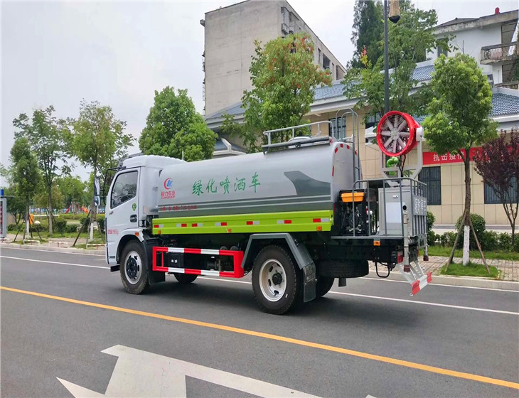 程力国六最新8.8吨绿化喷洒车(带30米雾炮）